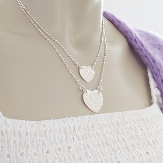 Ketting met 2 hartjes edenshop.nl